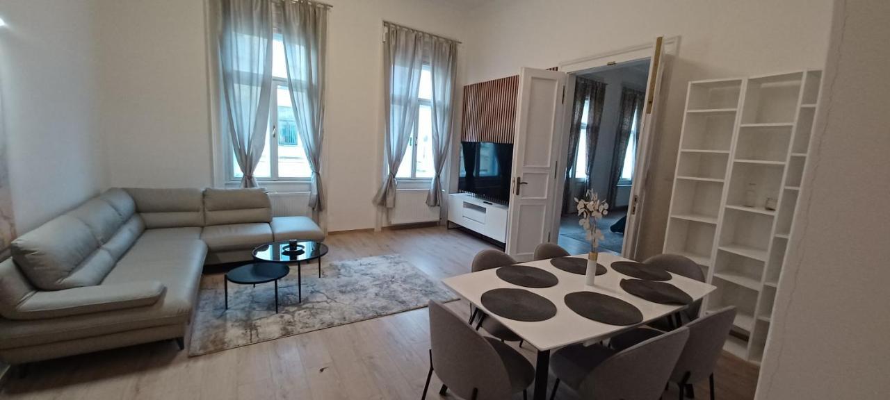 Entrez Apartment 3 - Historical Centre Košice Eksteriør bilde