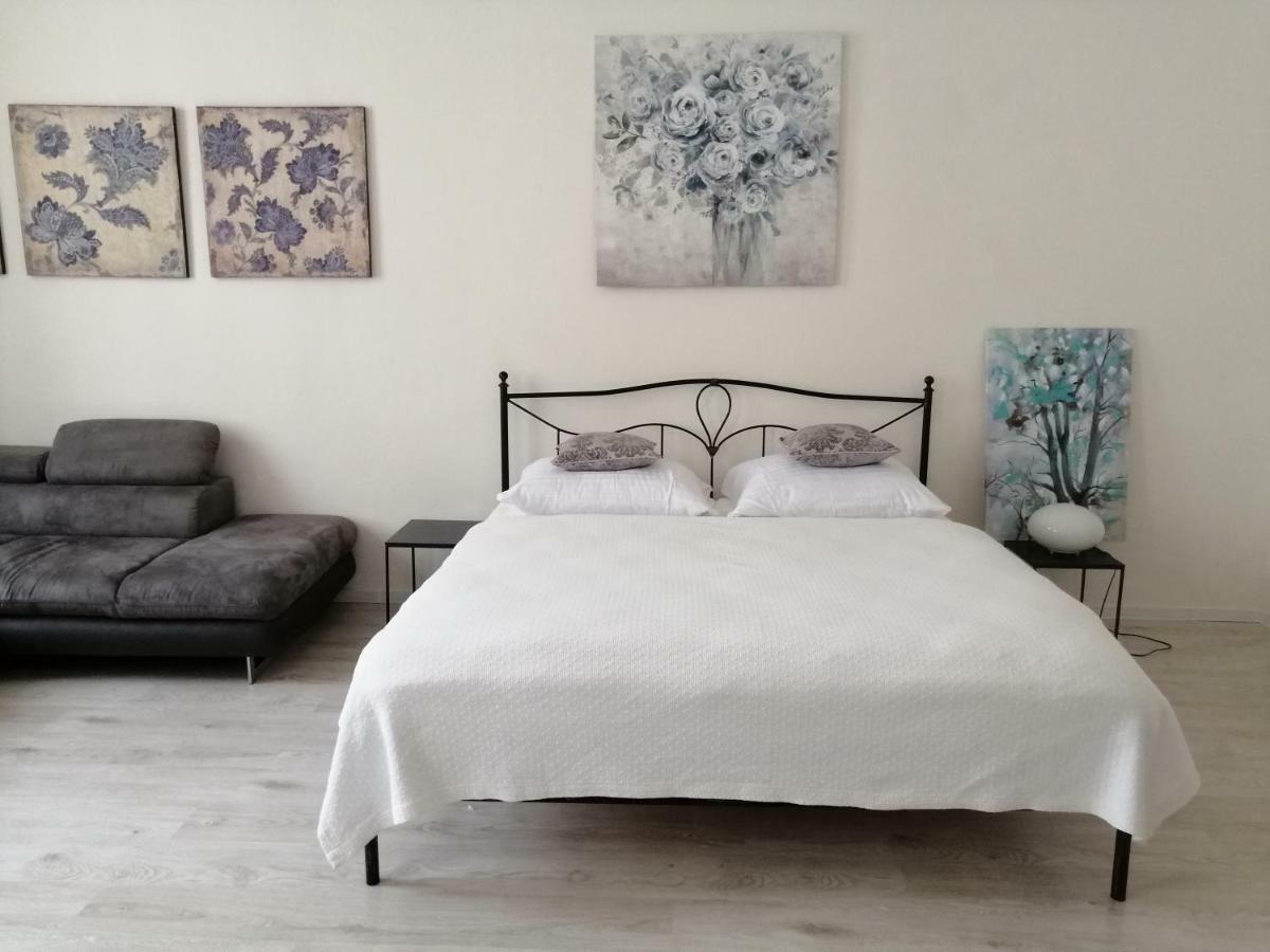 Entrez Apartment 3 - Historical Centre Košice Eksteriør bilde