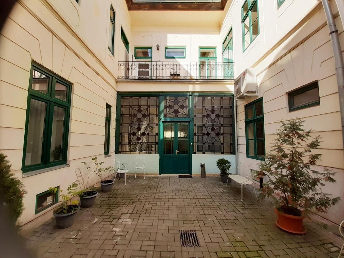 Entrez Apartment 3 - Historical Centre Košice Eksteriør bilde