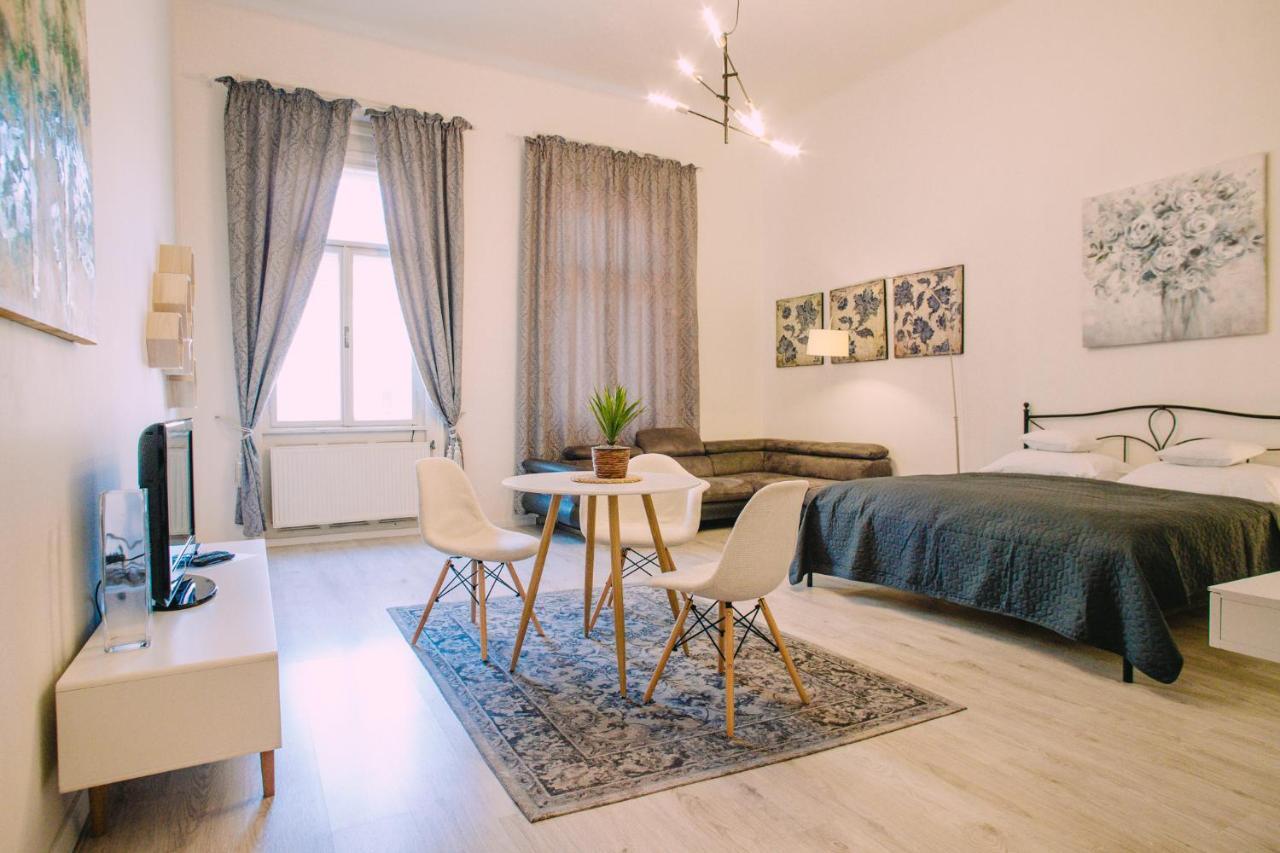 Entrez Apartment 3 - Historical Centre Košice Eksteriør bilde